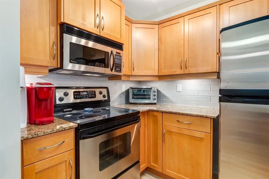 2233 34 Avenue SW, #216