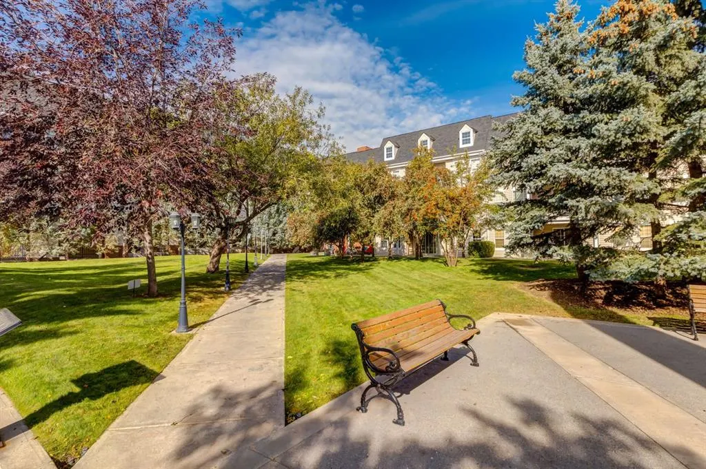 2233 34 Avenue SW, #216