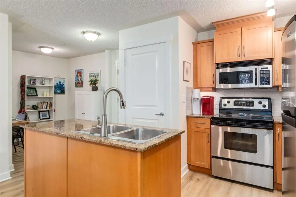 2233 34 Avenue SW, #216