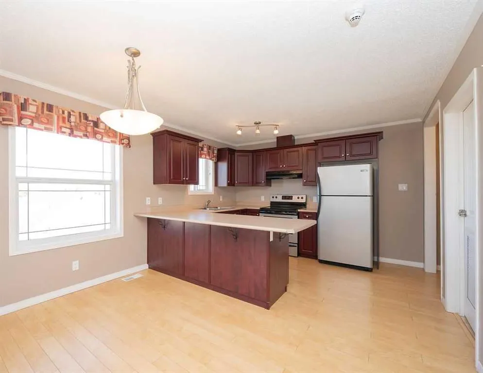 2814 48 Avenue, #202, 303, 304