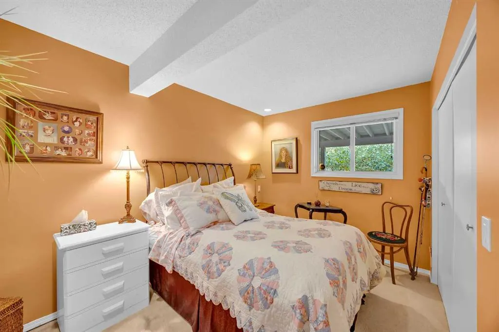 75 Christie Gardens SW