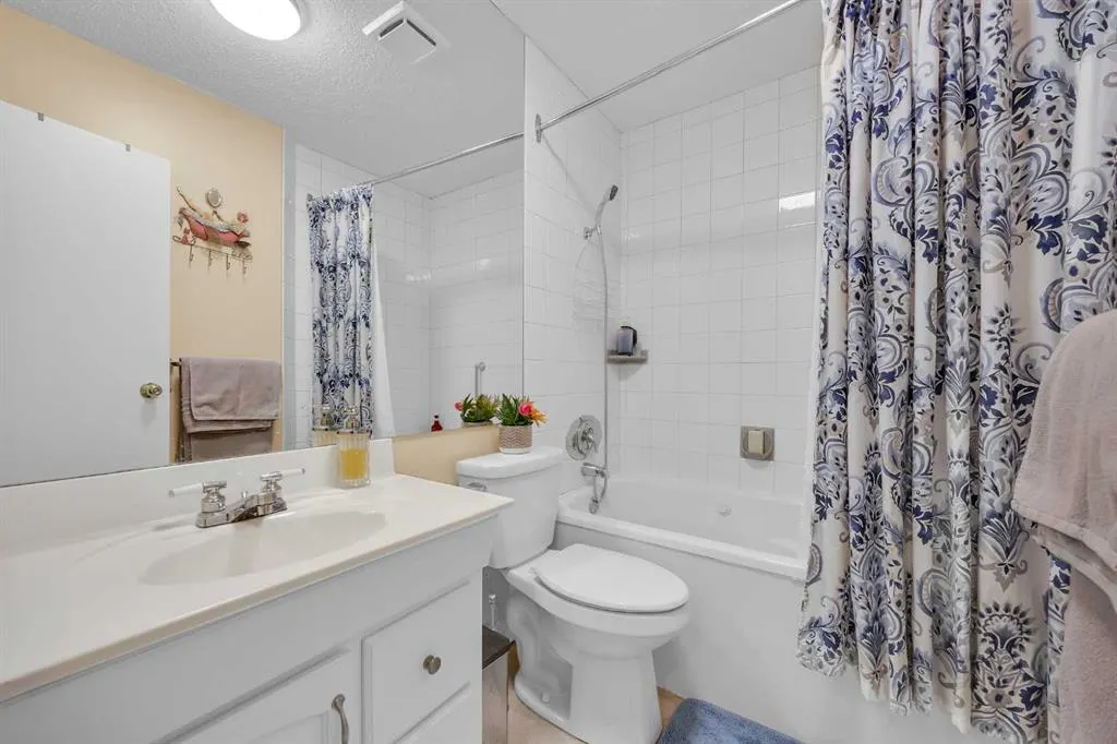 75 Christie Gardens SW