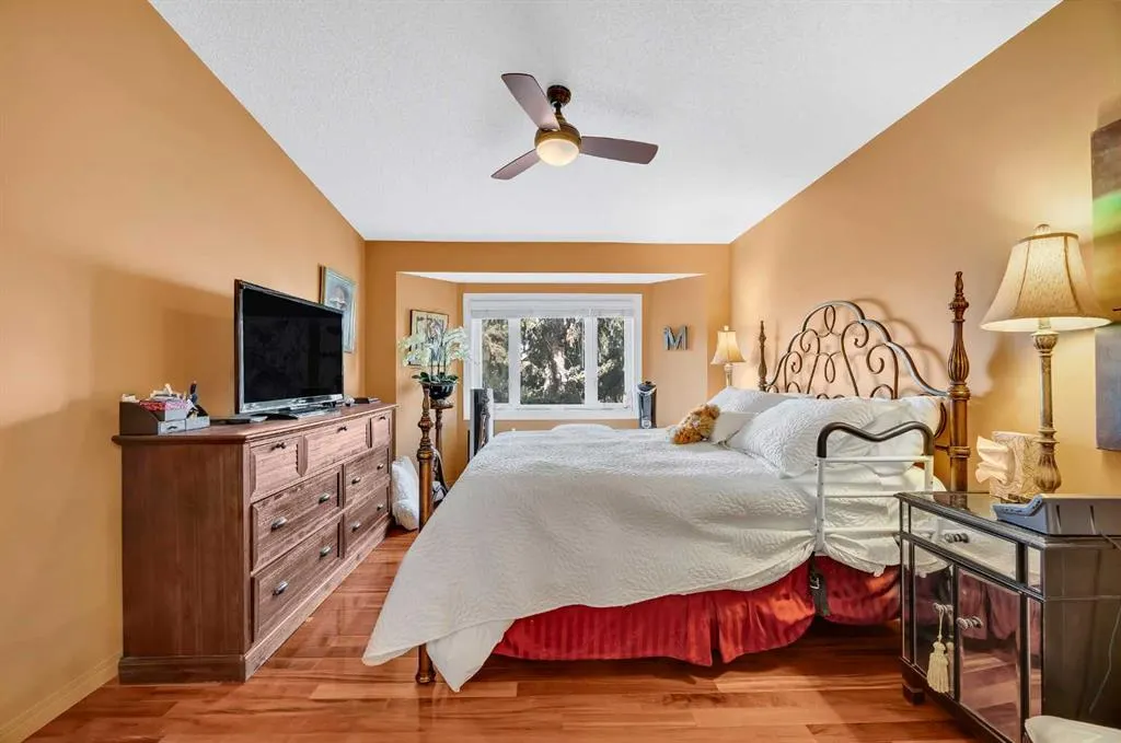 75 Christie Gardens SW