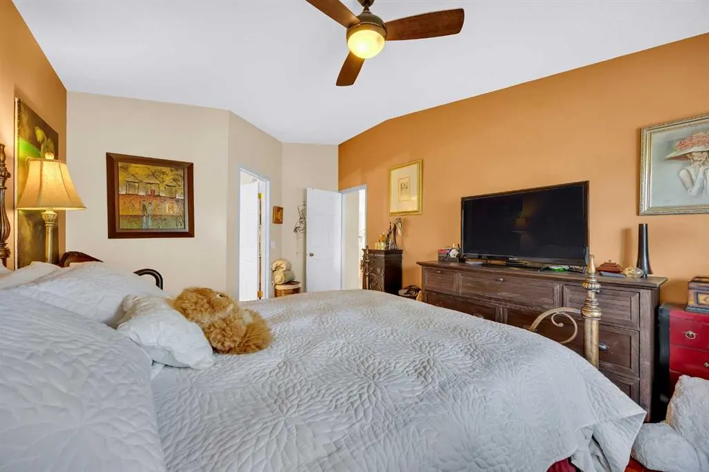 75 Christie Gardens SW