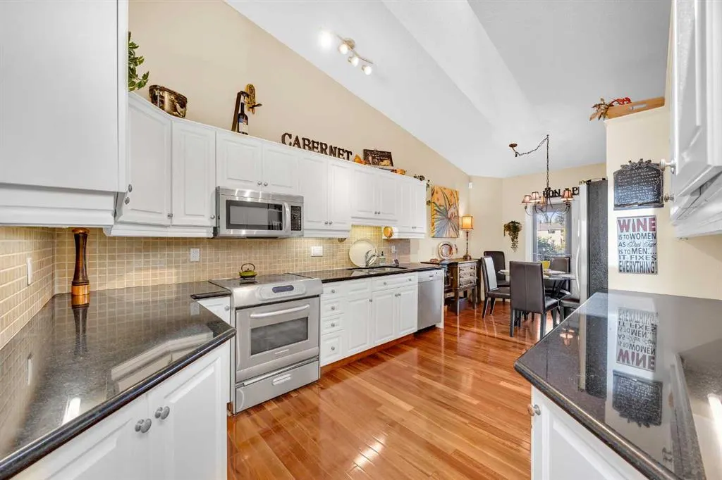 75 Christie Gardens SW