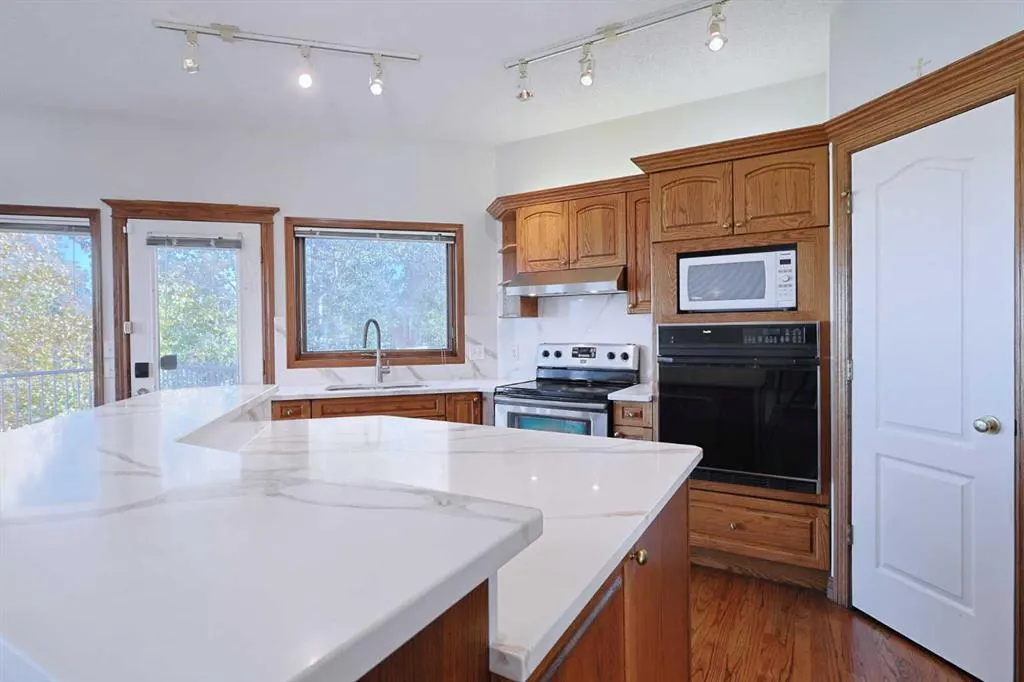 57 Hamptons Circle NW