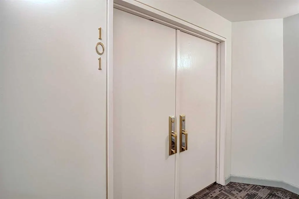 505 Canyon Meadows Drive SW, #101