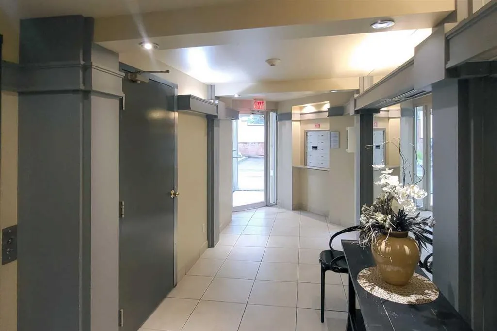 505 Canyon Meadows Drive SW, #101
