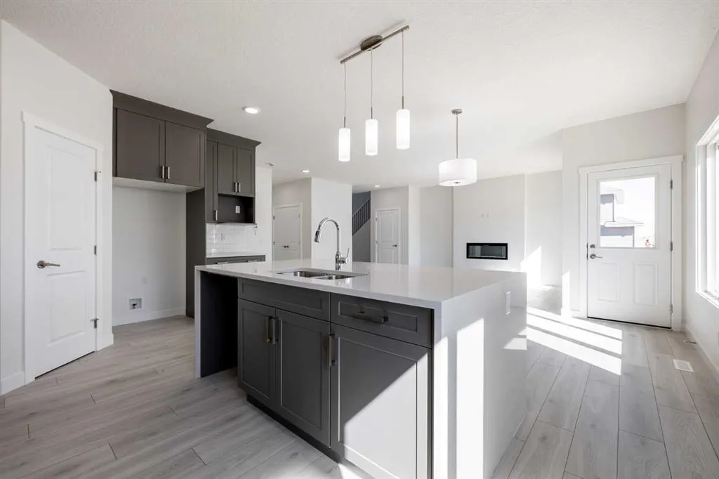 145 Sunstone Way