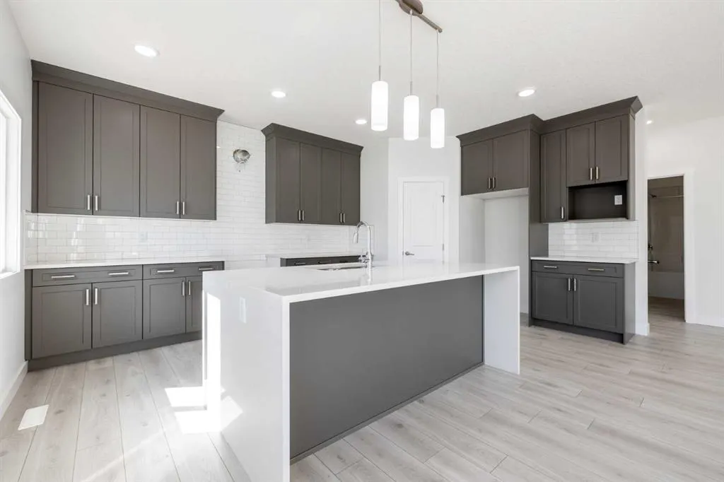145 Sunstone Way