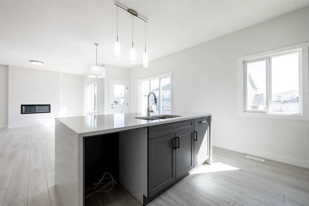 145 Sunstone Way