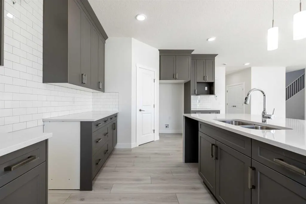 145 Sunstone Way