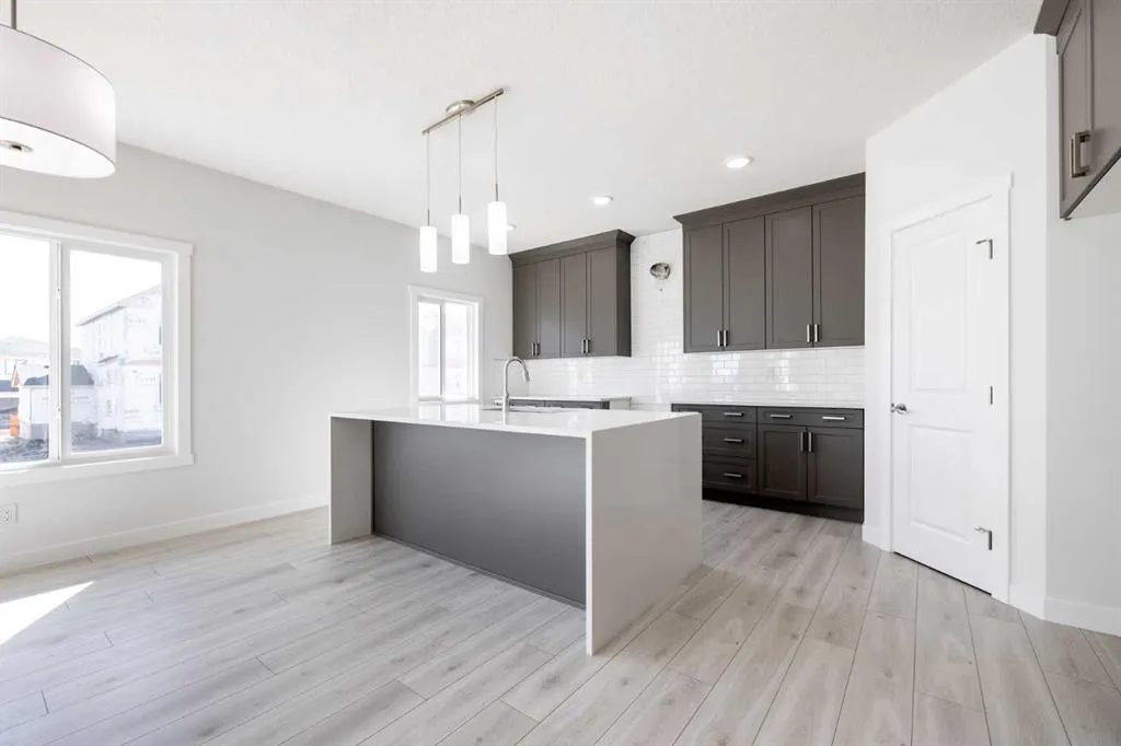 145 Sunstone Way