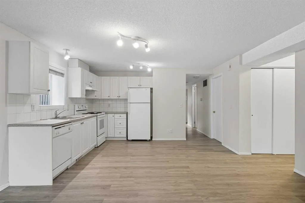 24 2005 Street SW, #101