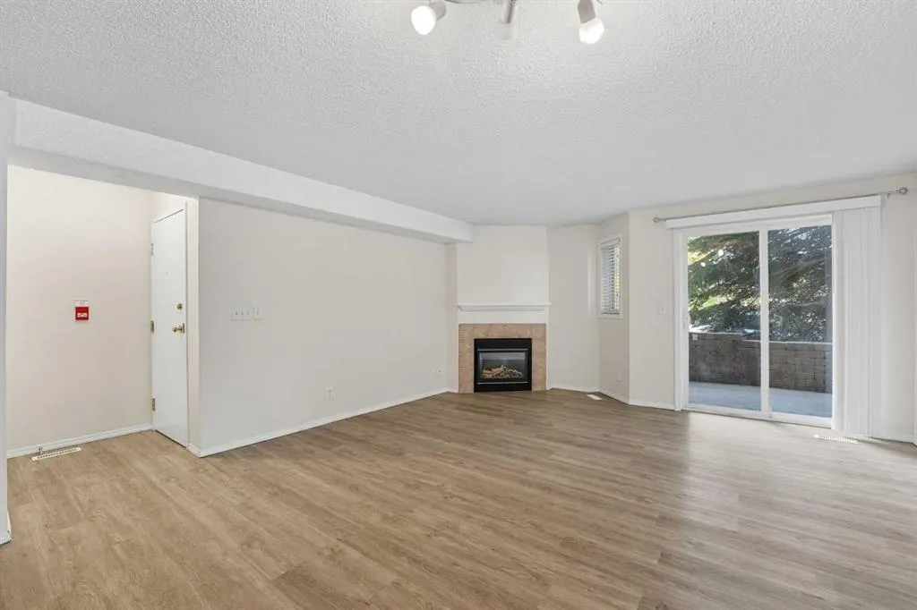 24 2005 Street SW, #101