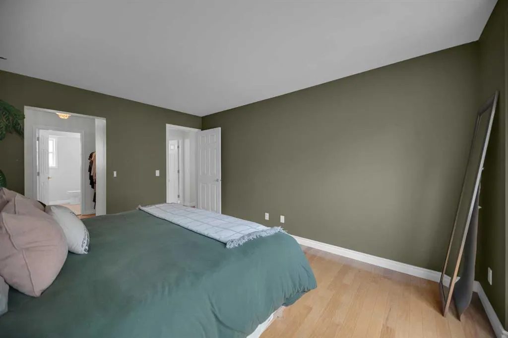 2208 29 Street SW, #2