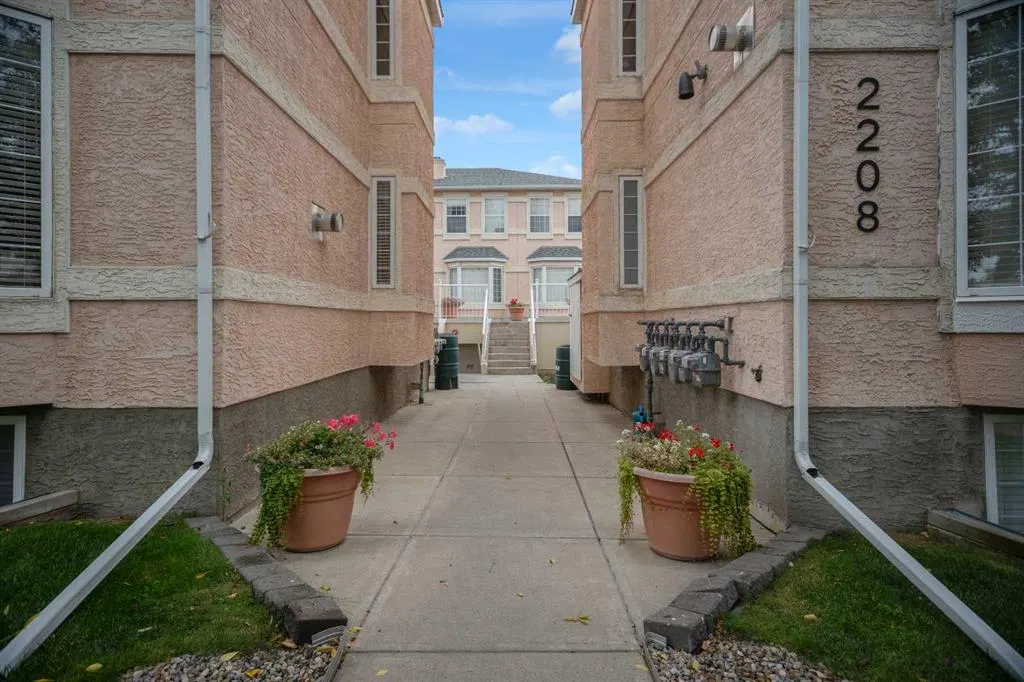 2208 29 Street SW, #2