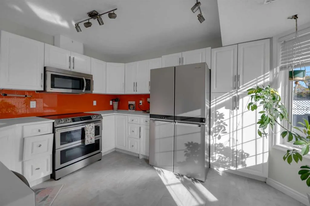 2208 29 Street SW, #2