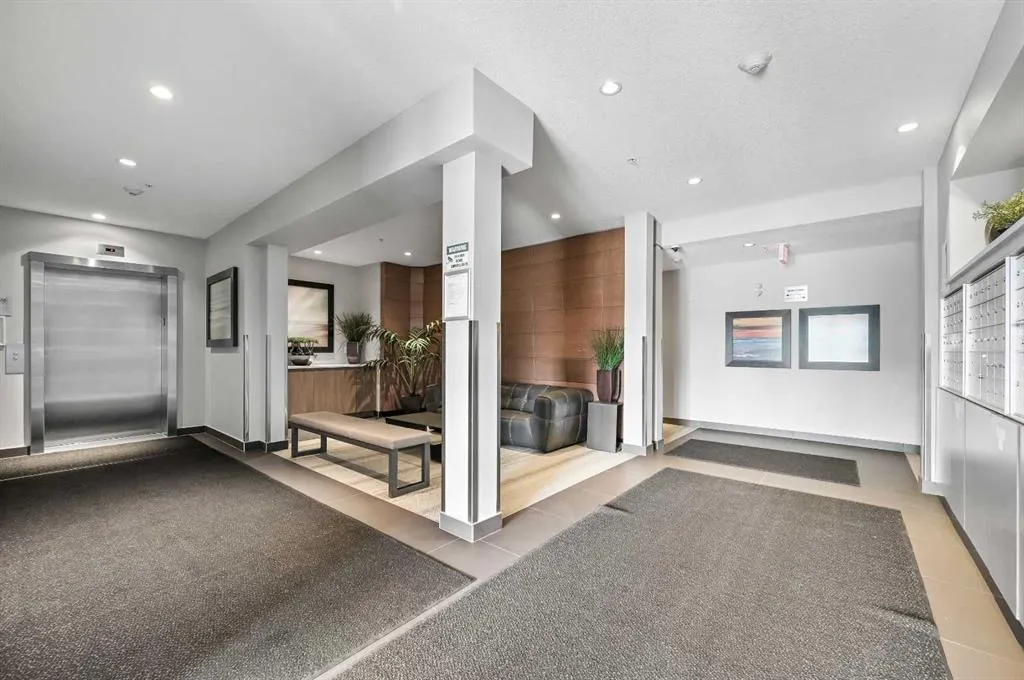 402 Marquis Lane SE, #410