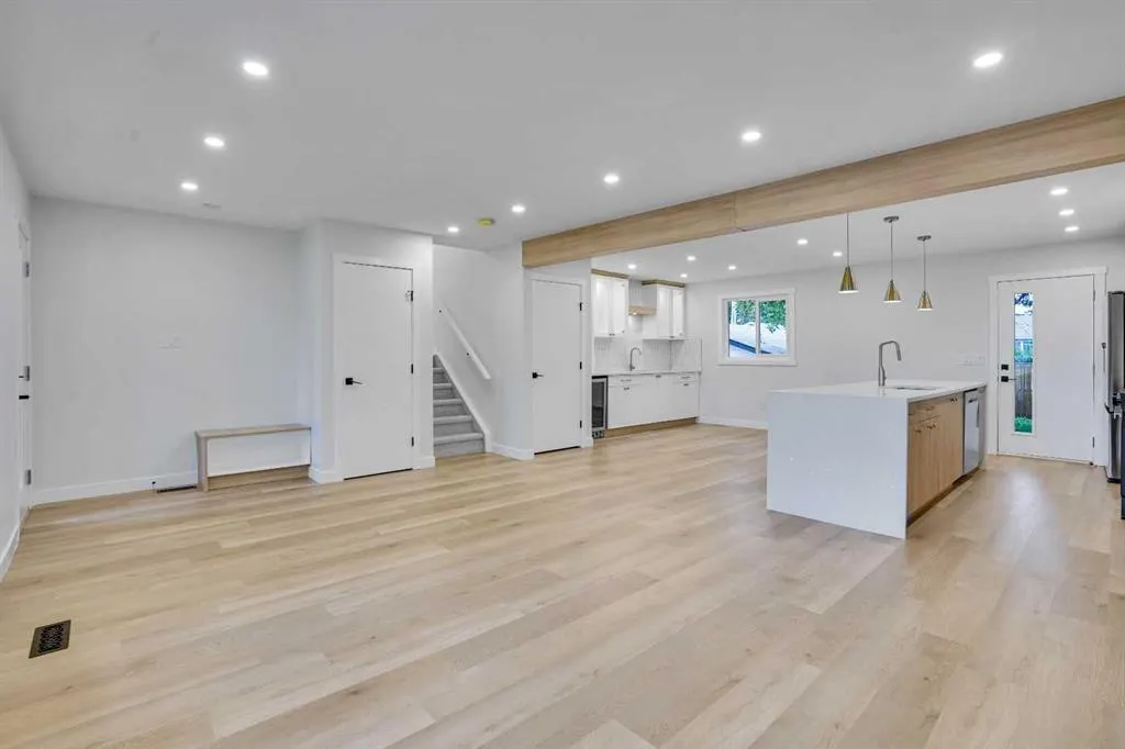 111 Allandale Close SE