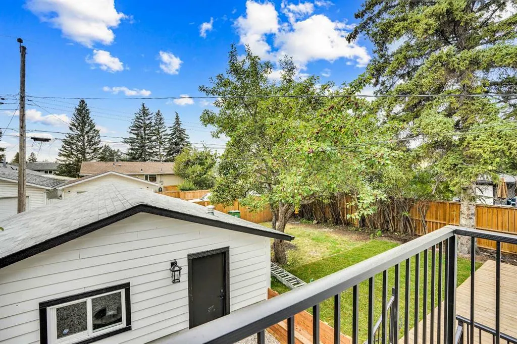 111 Allandale Close SE