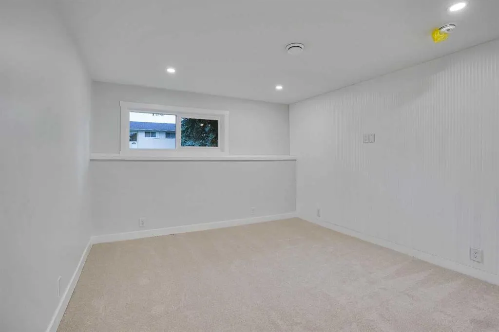 111 Allandale Close SE