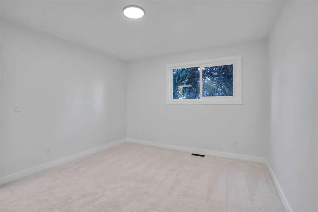 111 Allandale Close SE