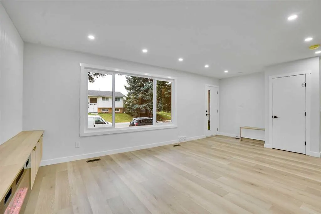 111 Allandale Close SE