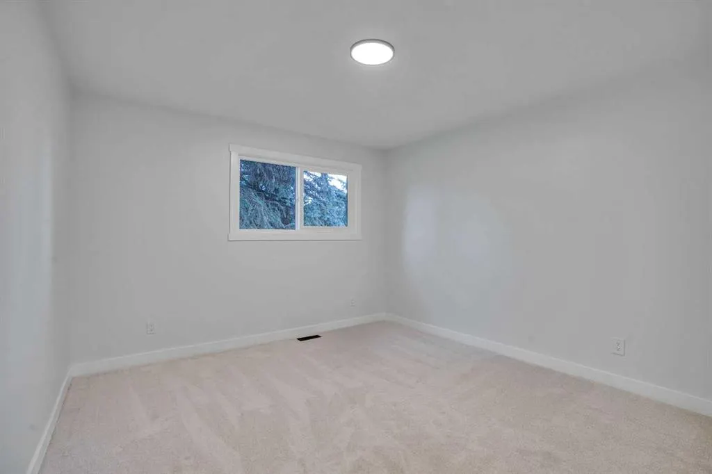 111 Allandale Close SE