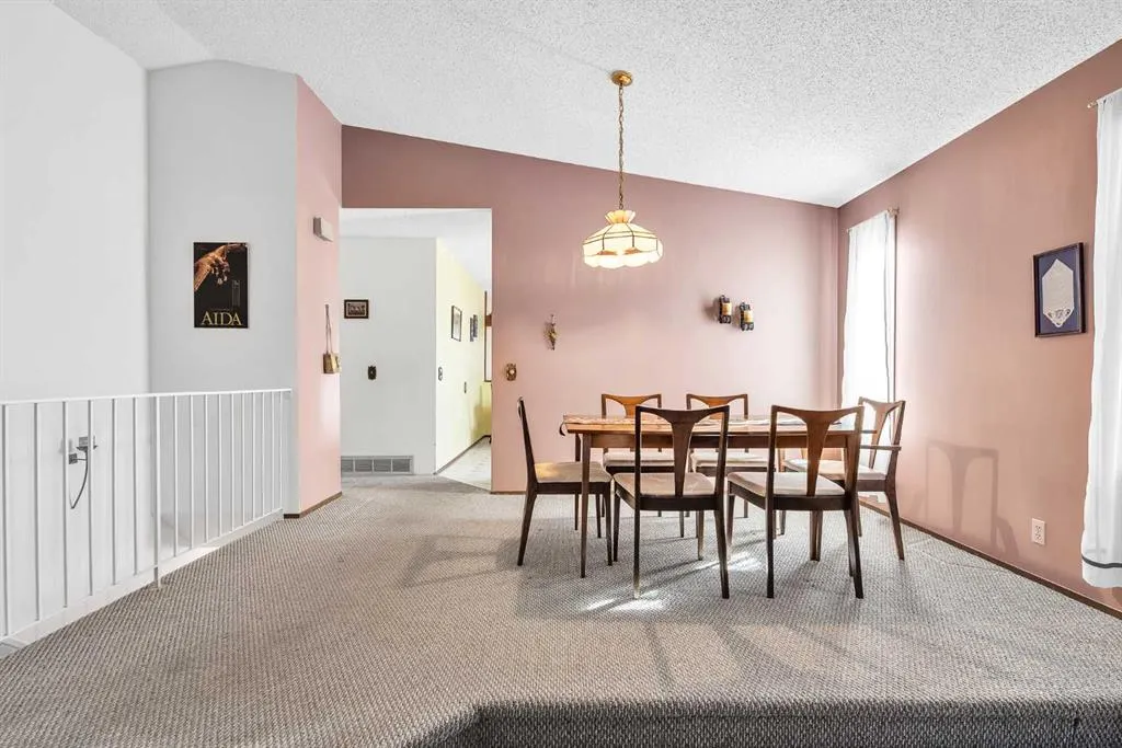 183 Cedardale Place SW