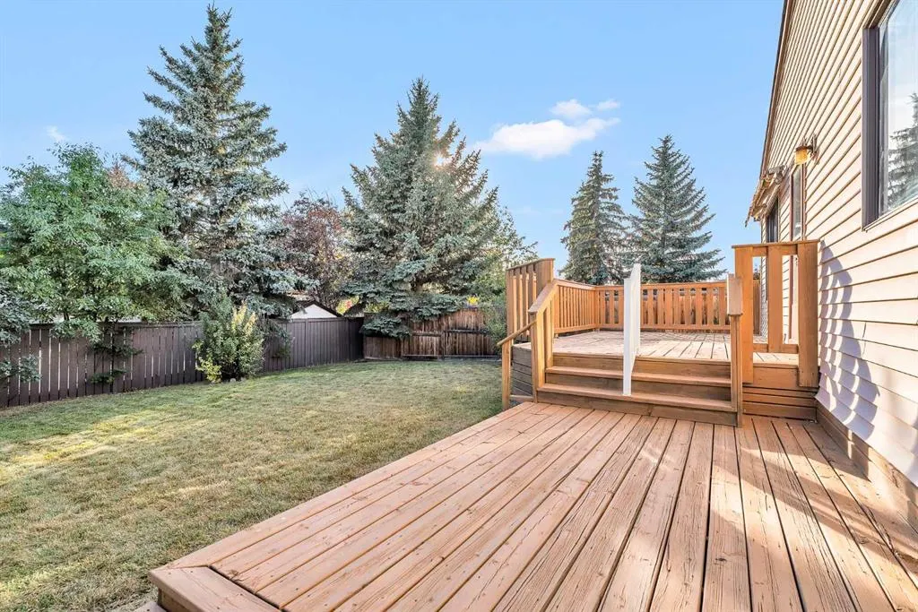 183 Cedardale Place SW
