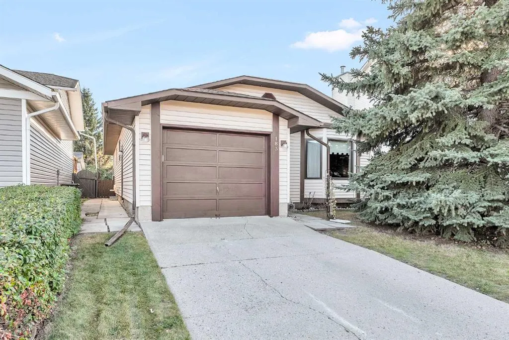 183 Cedardale Place SW