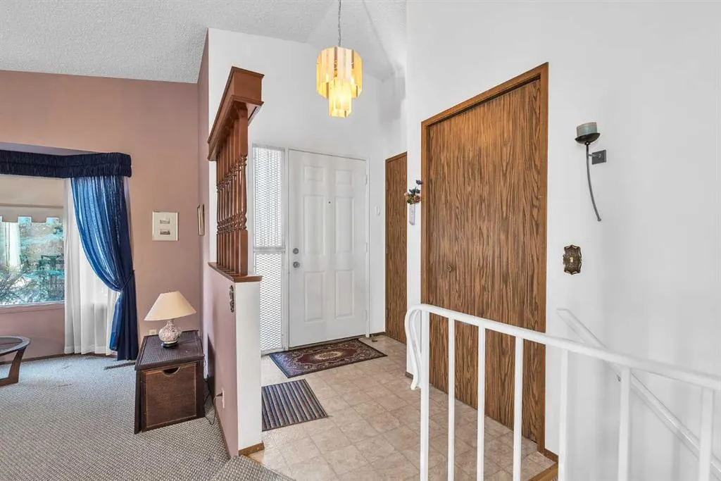 183 Cedardale Place SW
