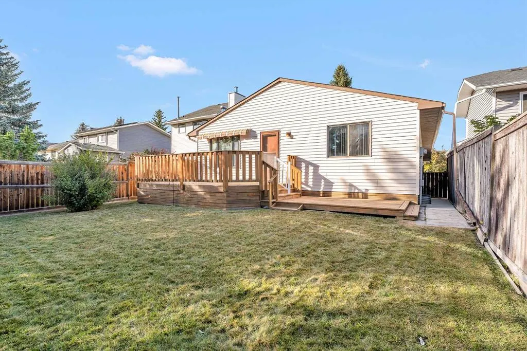 183 Cedardale Place SW
