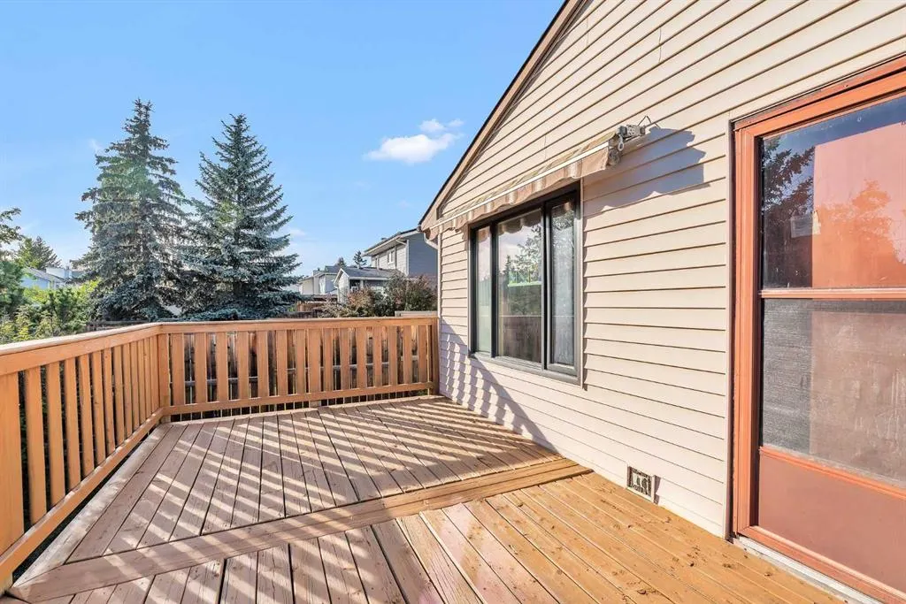 183 Cedardale Place SW