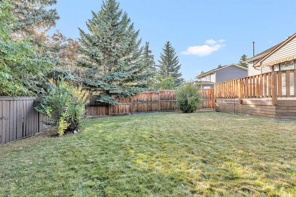 183 Cedardale Place SW