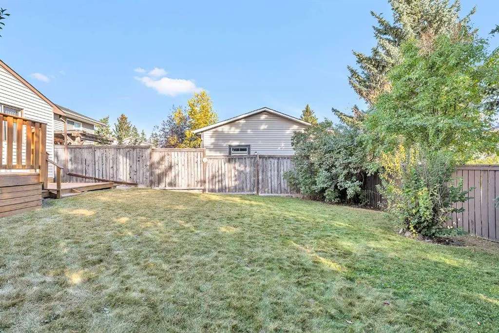 183 Cedardale Place SW
