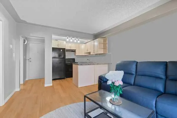 104 24 Avenue SW, #206