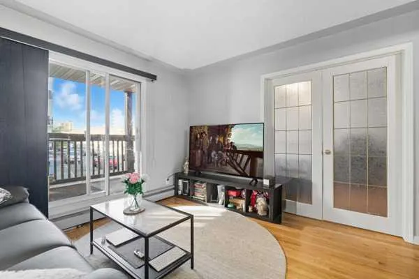 104 24 Avenue SW, #206