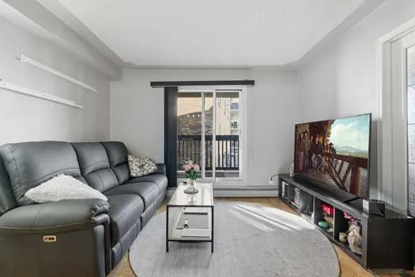 104 24 Avenue SW, #206