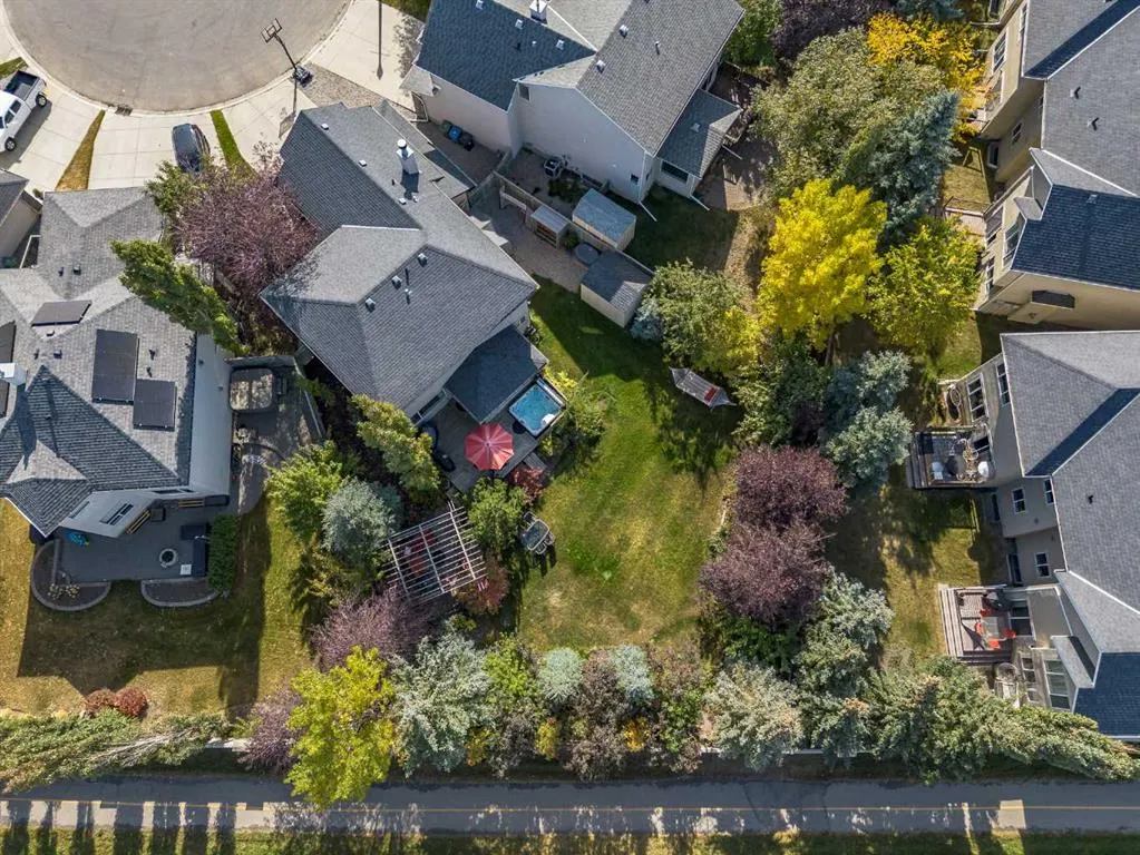 57 Strathlea Grove SW