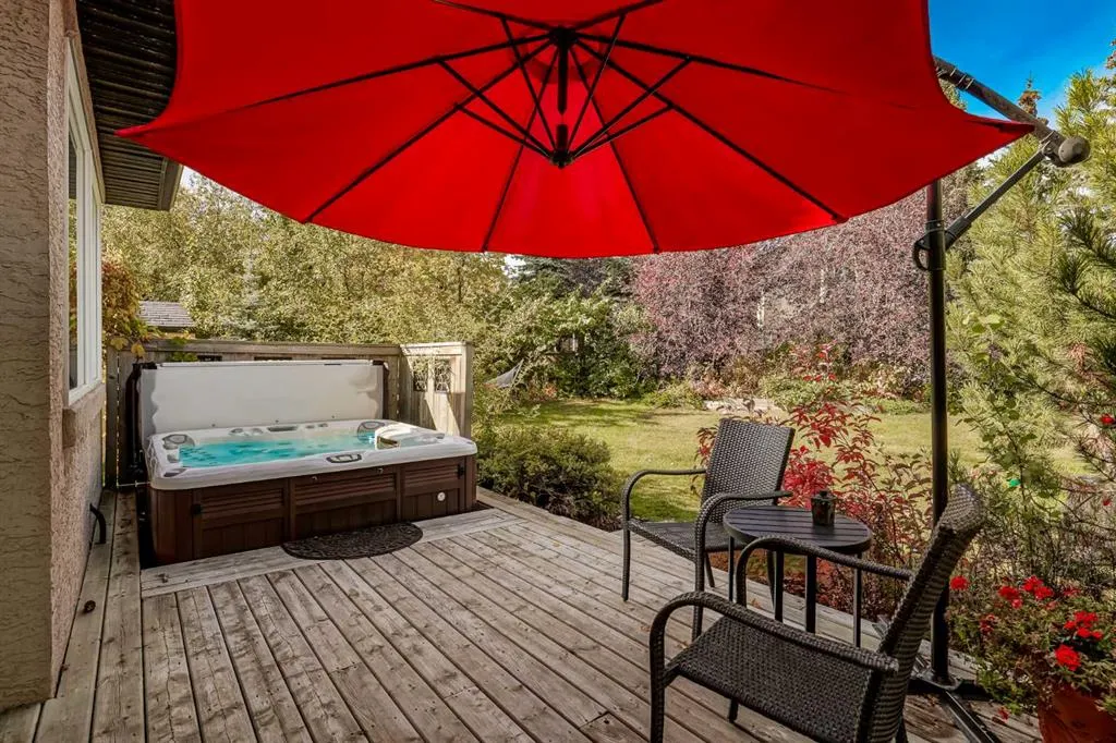 57 Strathlea Grove SW