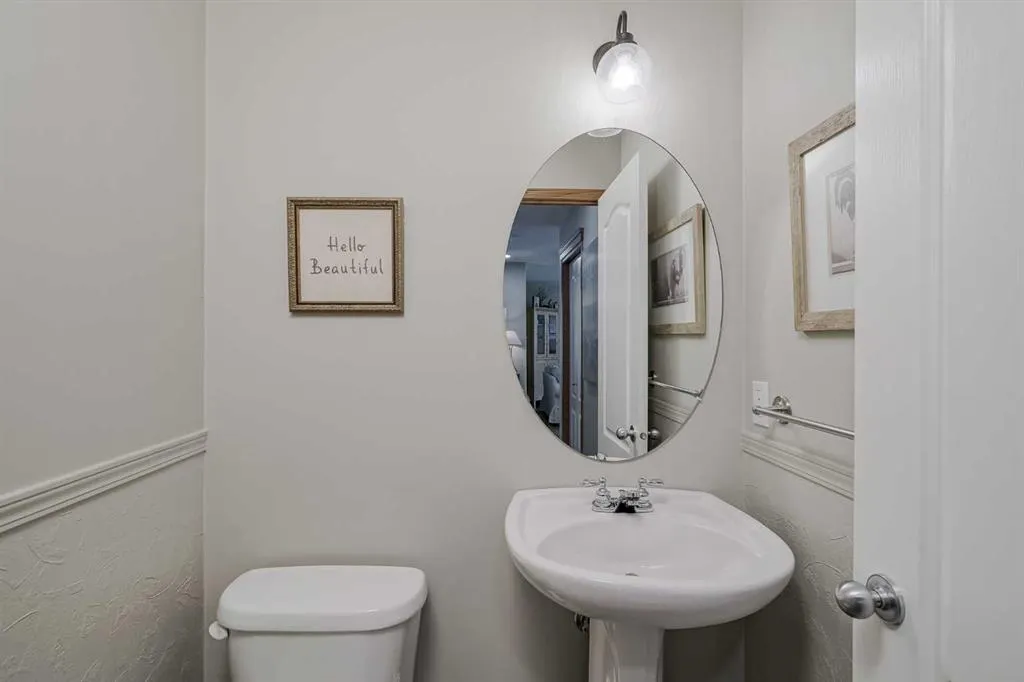 57 Strathlea Grove SW