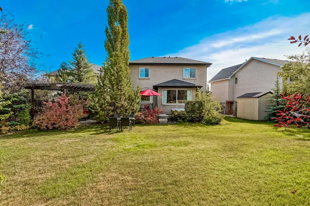 57 Strathlea Grove SW