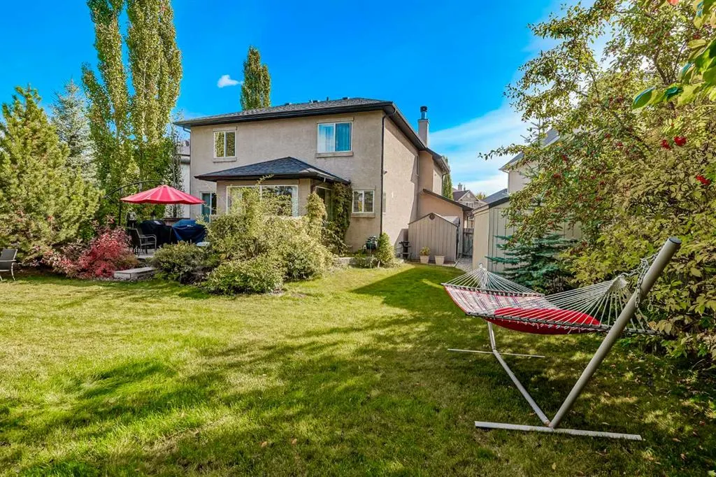 57 Strathlea Grove SW