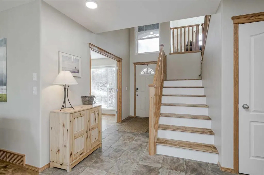 57 Strathlea Grove SW