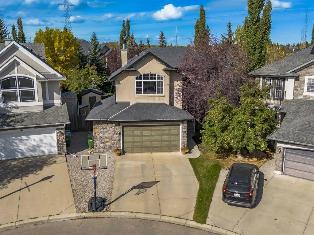 57 Strathlea Grove SW