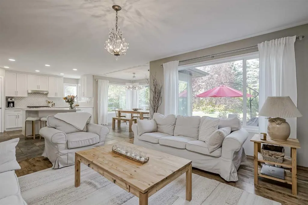 57 Strathlea Grove SW
