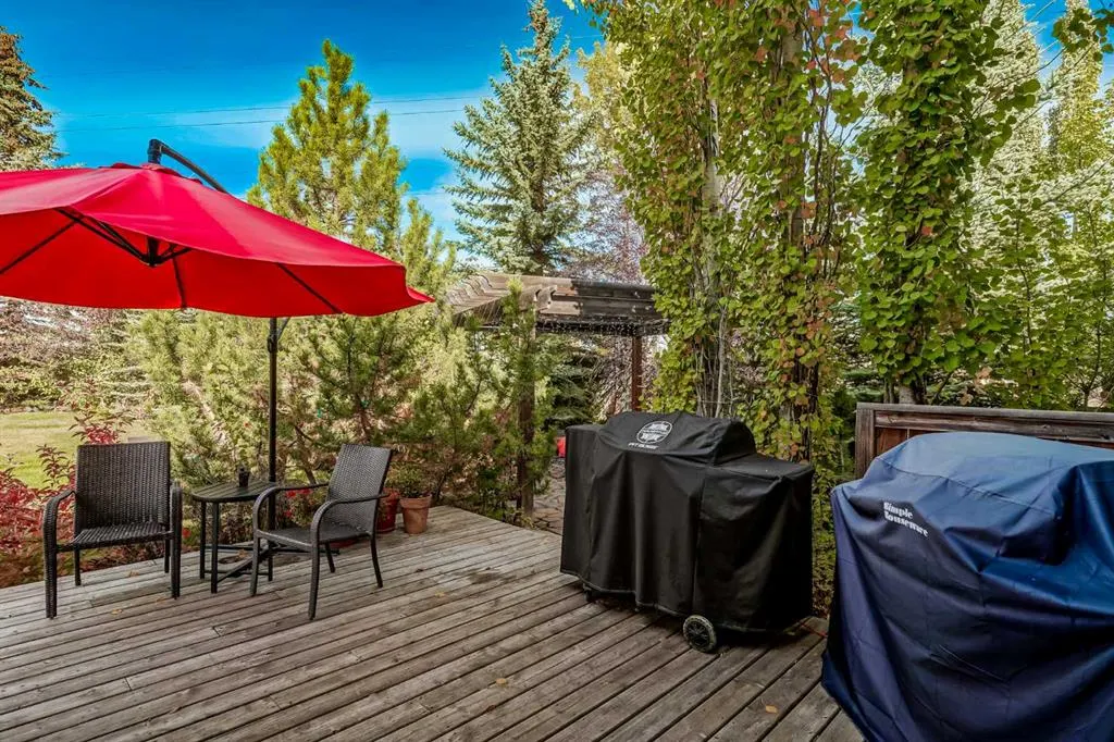 57 Strathlea Grove SW