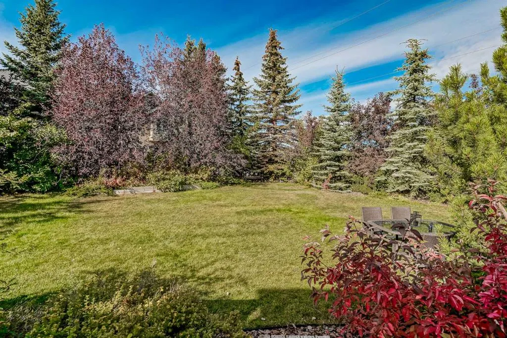 57 Strathlea Grove SW